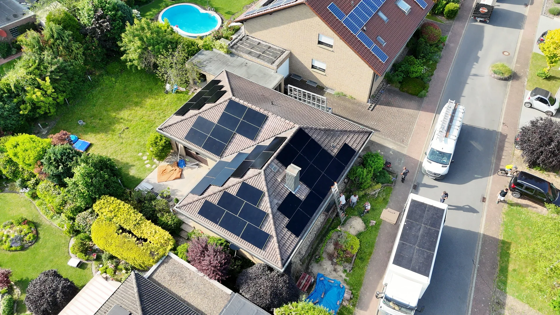 PV-Anlage / Satteldach und Garage